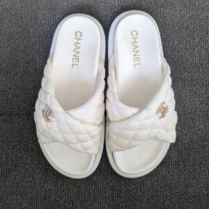 Chanel slides